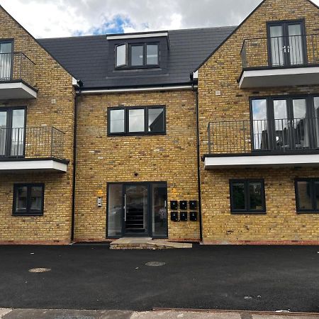 Skyvillion - London Enfield Chase Apartments With Parking & Wifi מראה חיצוני תמונה