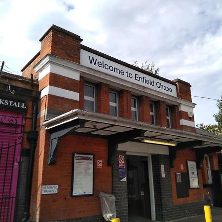 Skyvillion - London Enfield Chase Apartments With Parking & Wifi מראה חיצוני תמונה