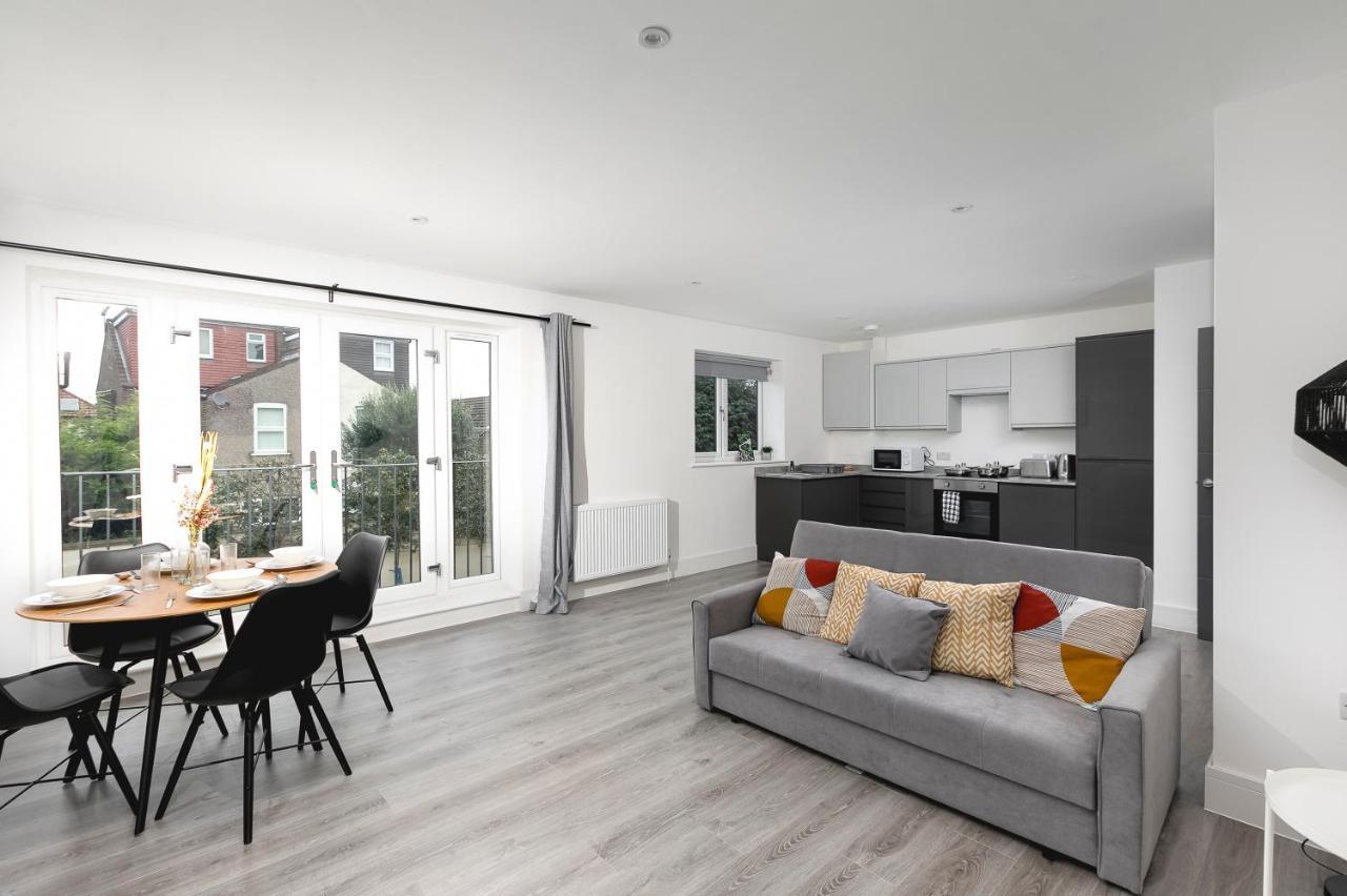 Skyvillion - London Enfield Chase Apartments With Parking & Wifi מראה חיצוני תמונה