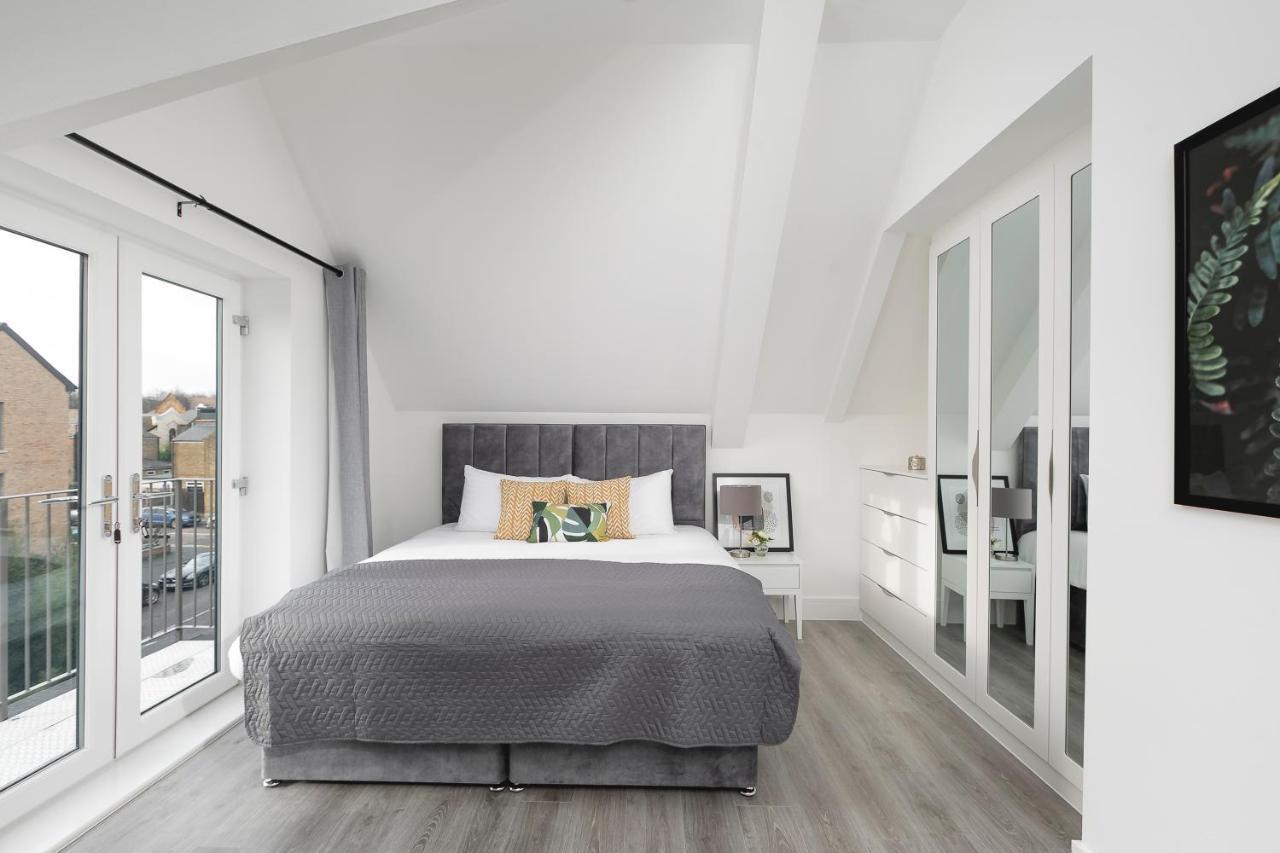 Skyvillion - London Enfield Chase Apartments With Parking & Wifi מראה חיצוני תמונה