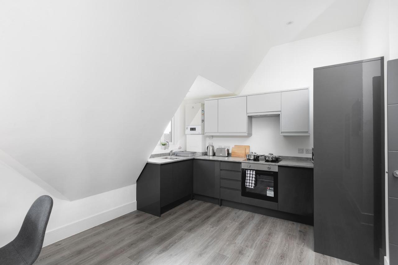 Skyvillion - London Enfield Chase Apartments With Parking & Wifi מראה חיצוני תמונה
