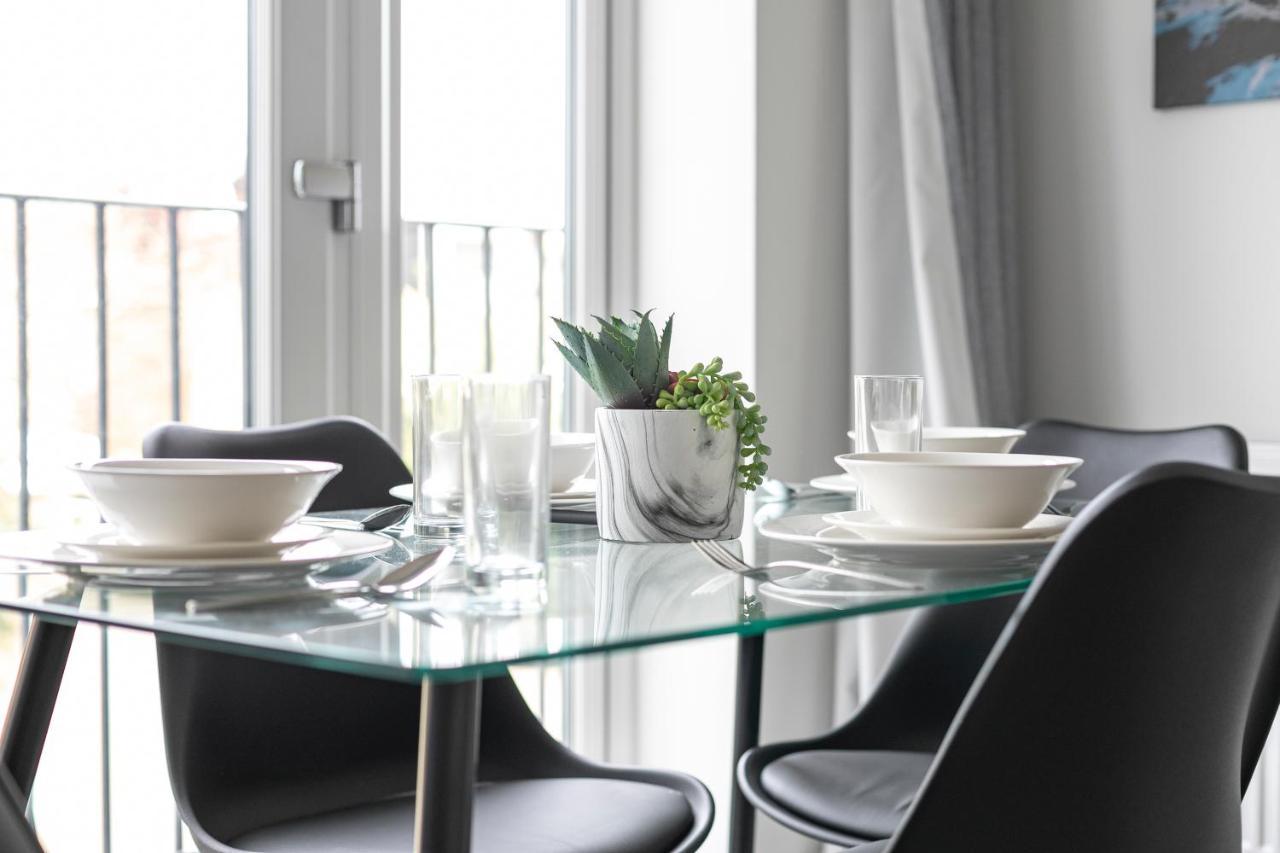 Skyvillion - London Enfield Chase Apartments With Parking & Wifi מראה חיצוני תמונה