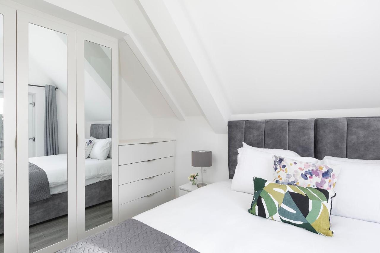 Skyvillion - London Enfield Chase Apartments With Parking & Wifi מראה חיצוני תמונה