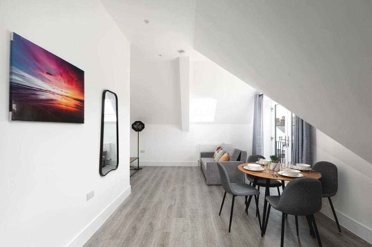 Skyvillion - London Enfield Chase Apartments With Parking & Wifi מראה חיצוני תמונה
