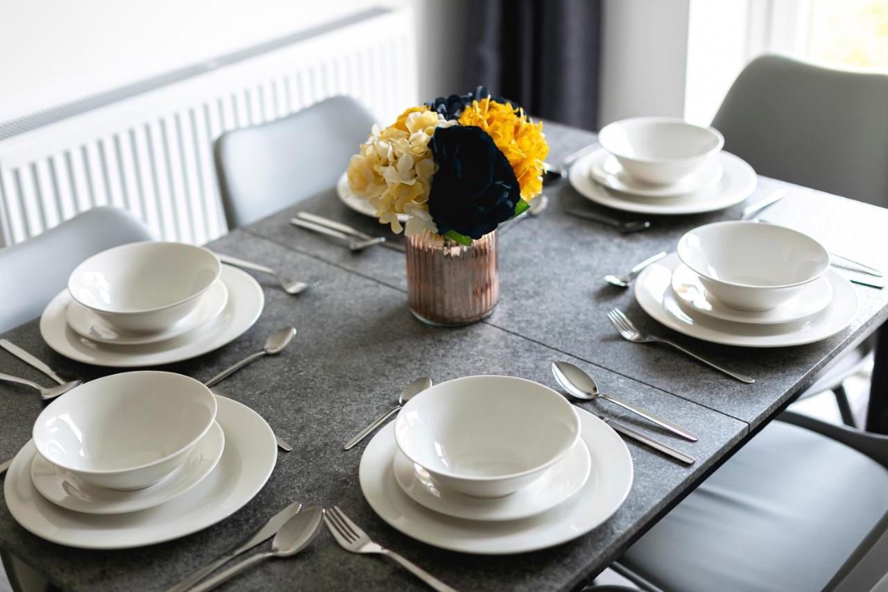 Skyvillion - London Enfield Chase Apartments With Parking & Wifi מראה חיצוני תמונה