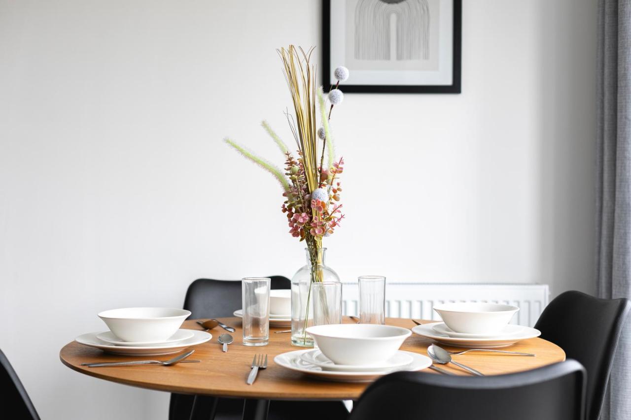 Skyvillion - London Enfield Chase Apartments With Parking & Wifi מראה חיצוני תמונה