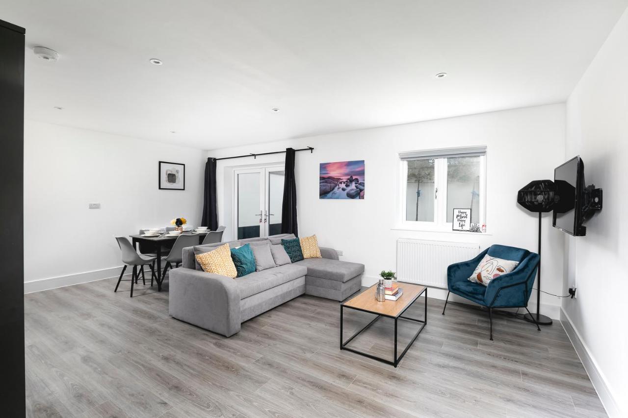 Skyvillion - London Enfield Chase Apartments With Parking & Wifi מראה חיצוני תמונה