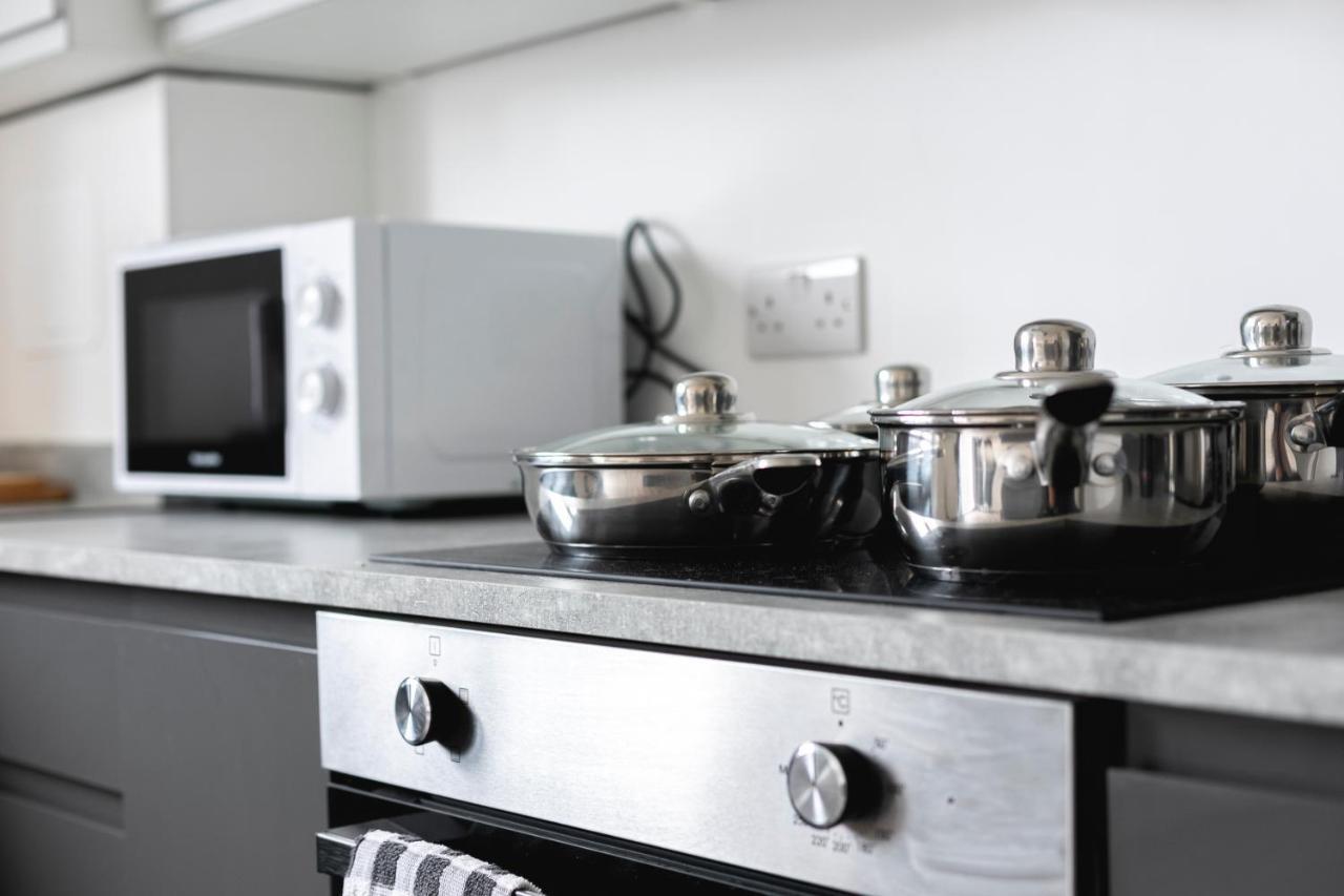 Skyvillion - London Enfield Chase Apartments With Parking & Wifi מראה חיצוני תמונה