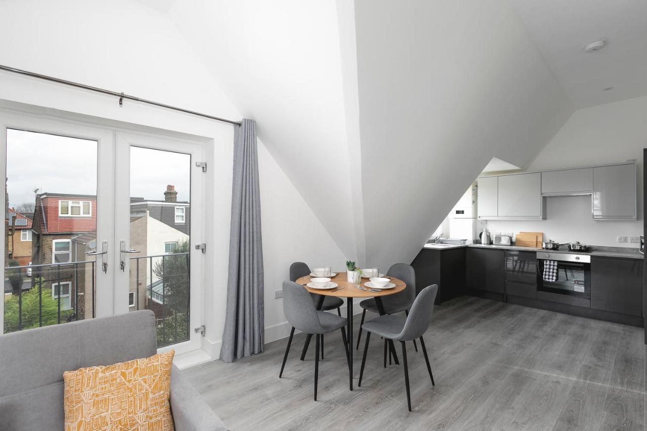 Skyvillion - London Enfield Chase Apartments With Parking & Wifi מראה חיצוני תמונה