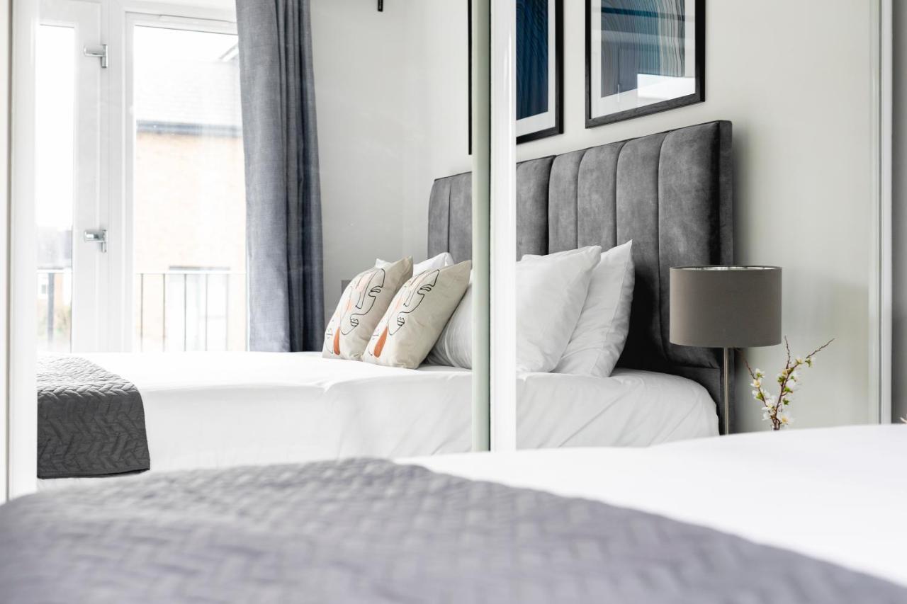 Skyvillion - London Enfield Chase Apartments With Parking & Wifi מראה חיצוני תמונה