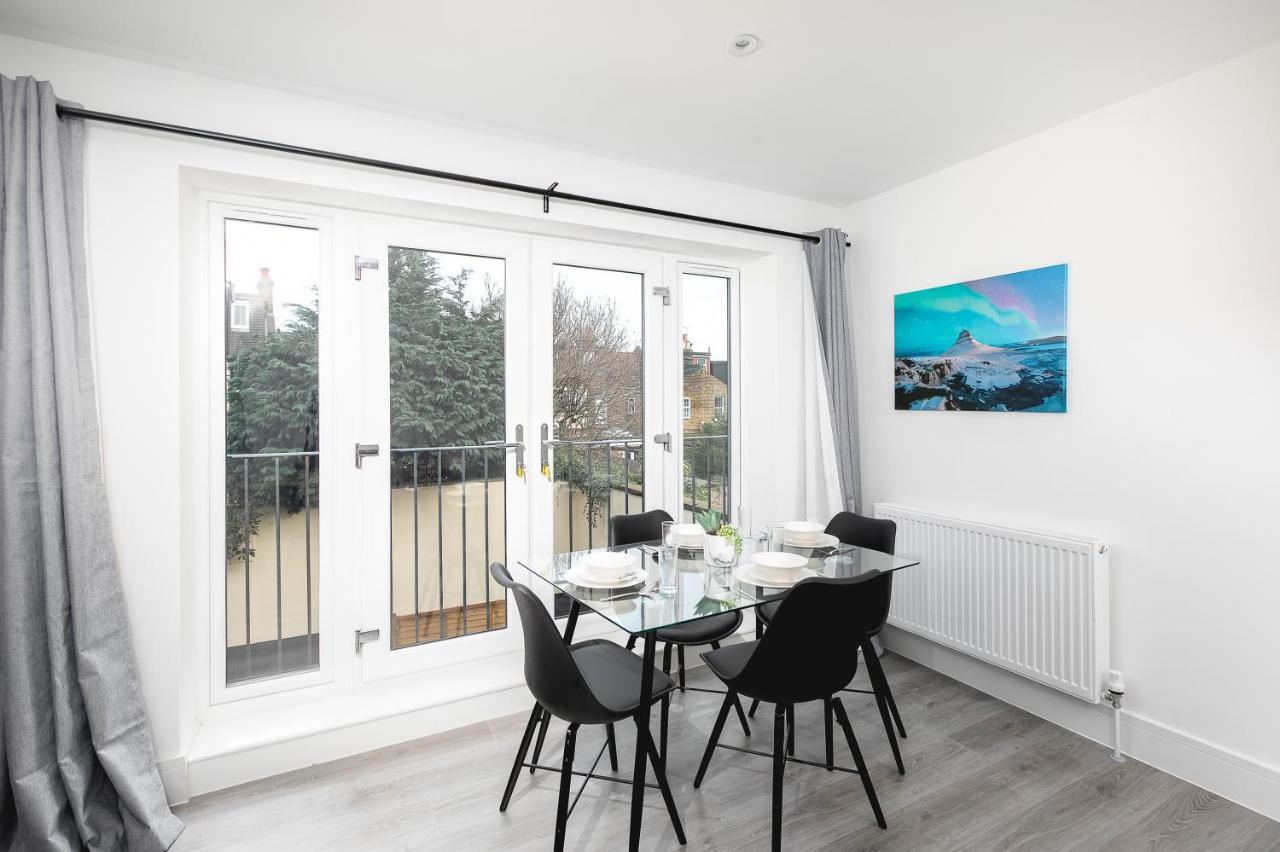 Skyvillion - London Enfield Chase Apartments With Parking & Wifi מראה חיצוני תמונה