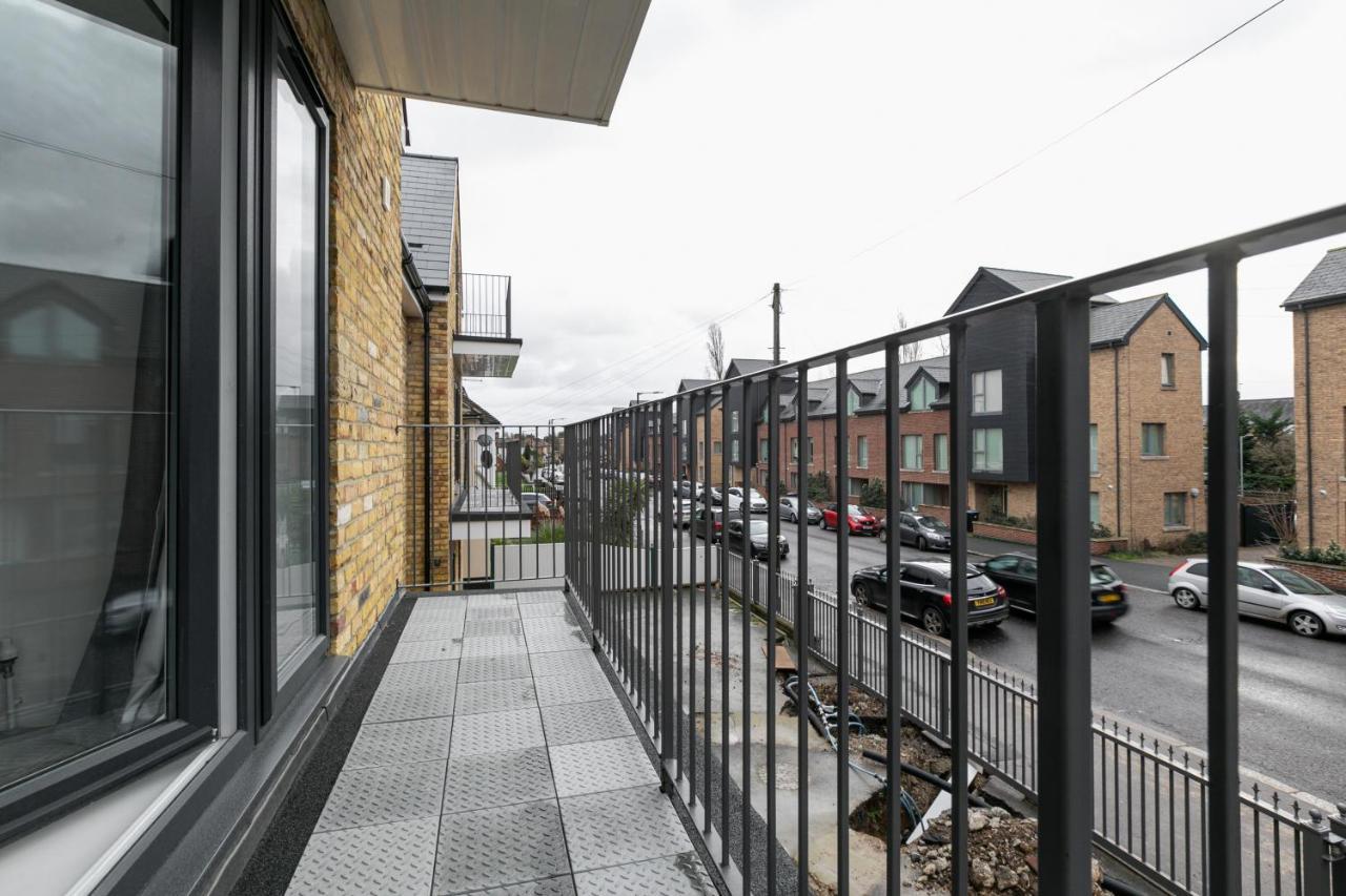 Skyvillion - London Enfield Chase Apartments With Parking & Wifi מראה חיצוני תמונה