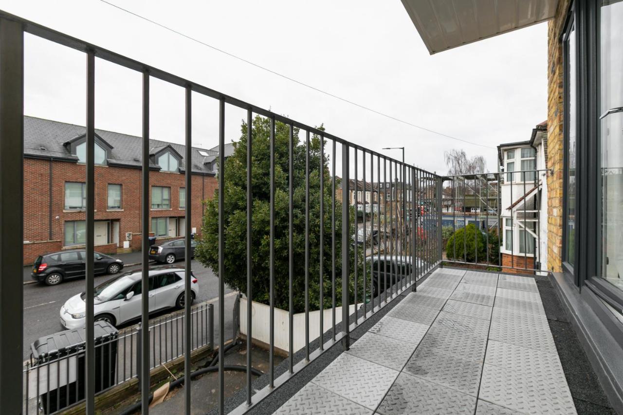 Skyvillion - London Enfield Chase Apartments With Parking & Wifi מראה חיצוני תמונה