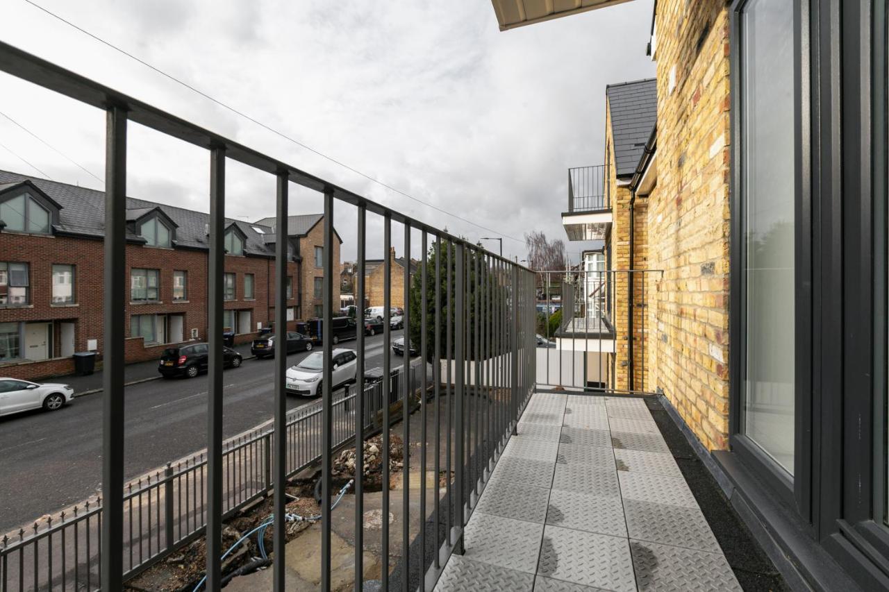 Skyvillion - London Enfield Chase Apartments With Parking & Wifi מראה חיצוני תמונה