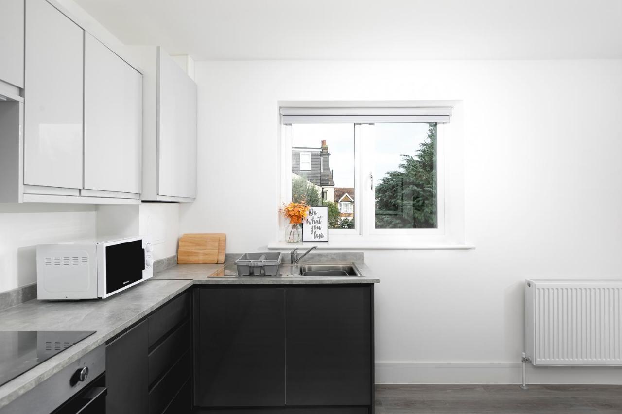 Skyvillion - London Enfield Chase Apartments With Parking & Wifi מראה חיצוני תמונה