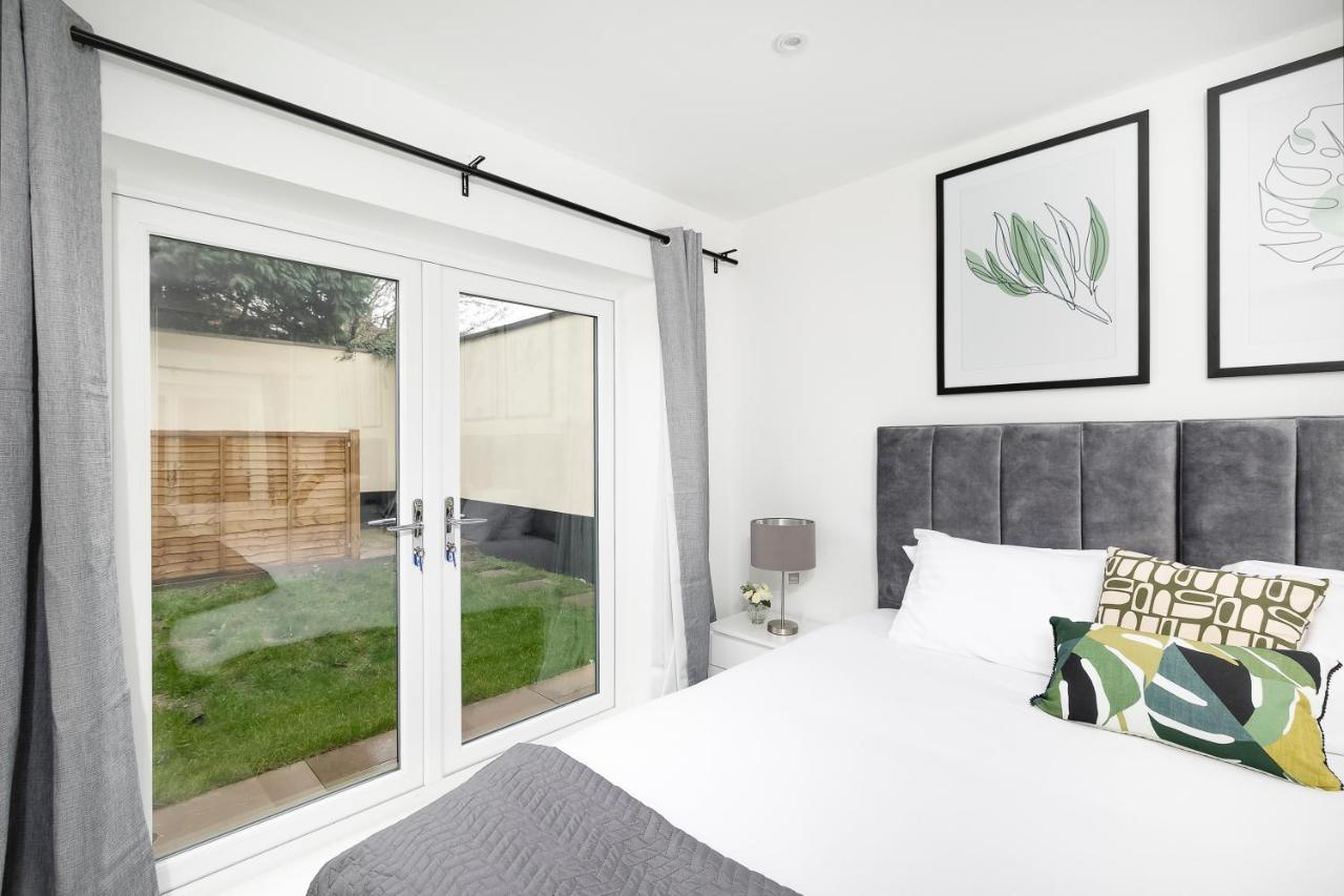 Skyvillion - London Enfield Chase Apartments With Parking & Wifi מראה חיצוני תמונה