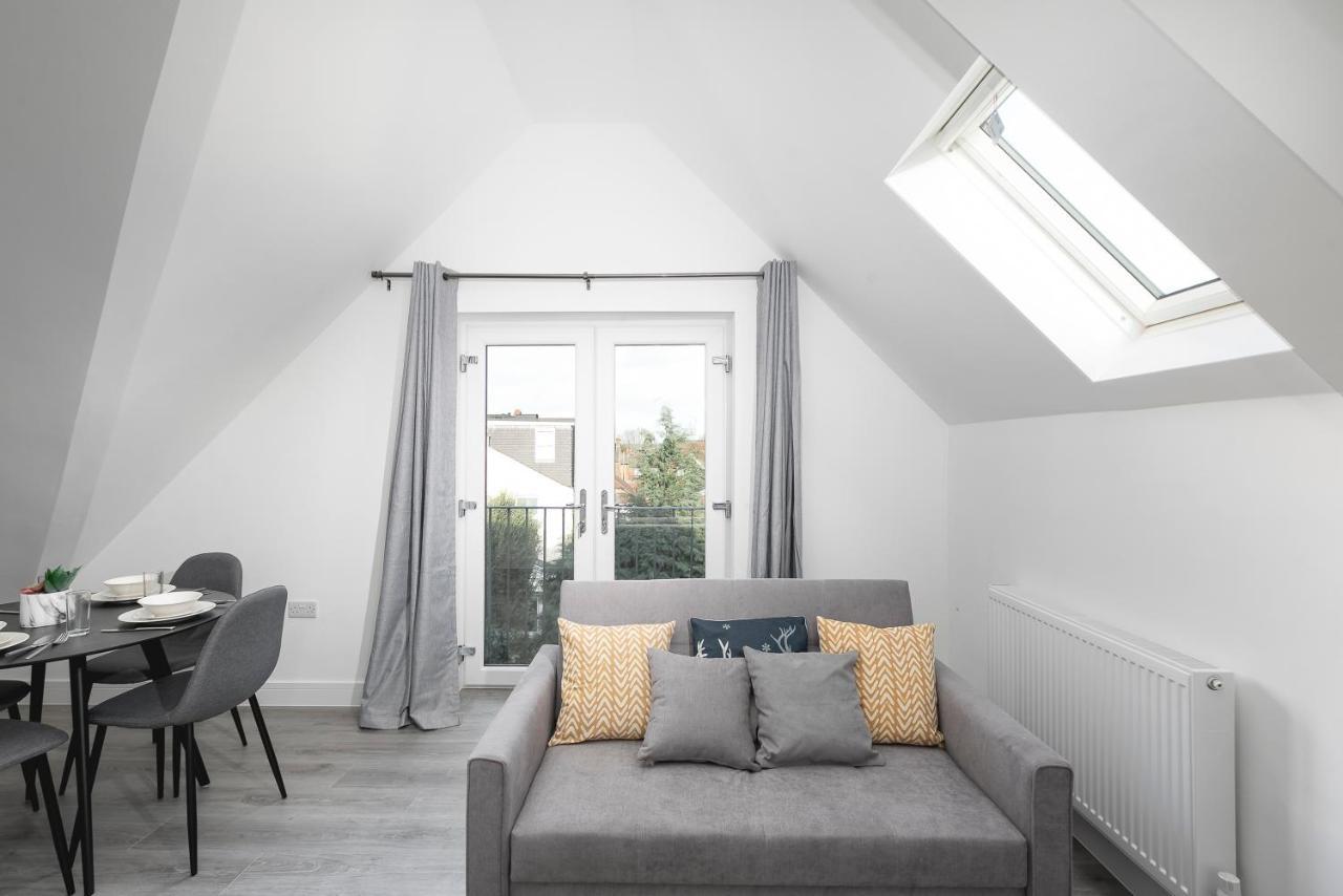 Skyvillion - London Enfield Chase Apartments With Parking & Wifi מראה חיצוני תמונה