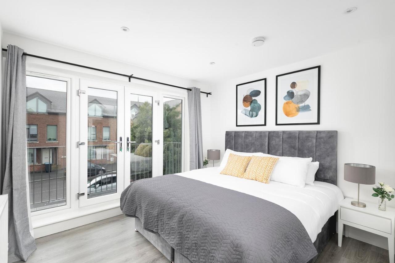 Skyvillion - London Enfield Chase Apartments With Parking & Wifi מראה חיצוני תמונה