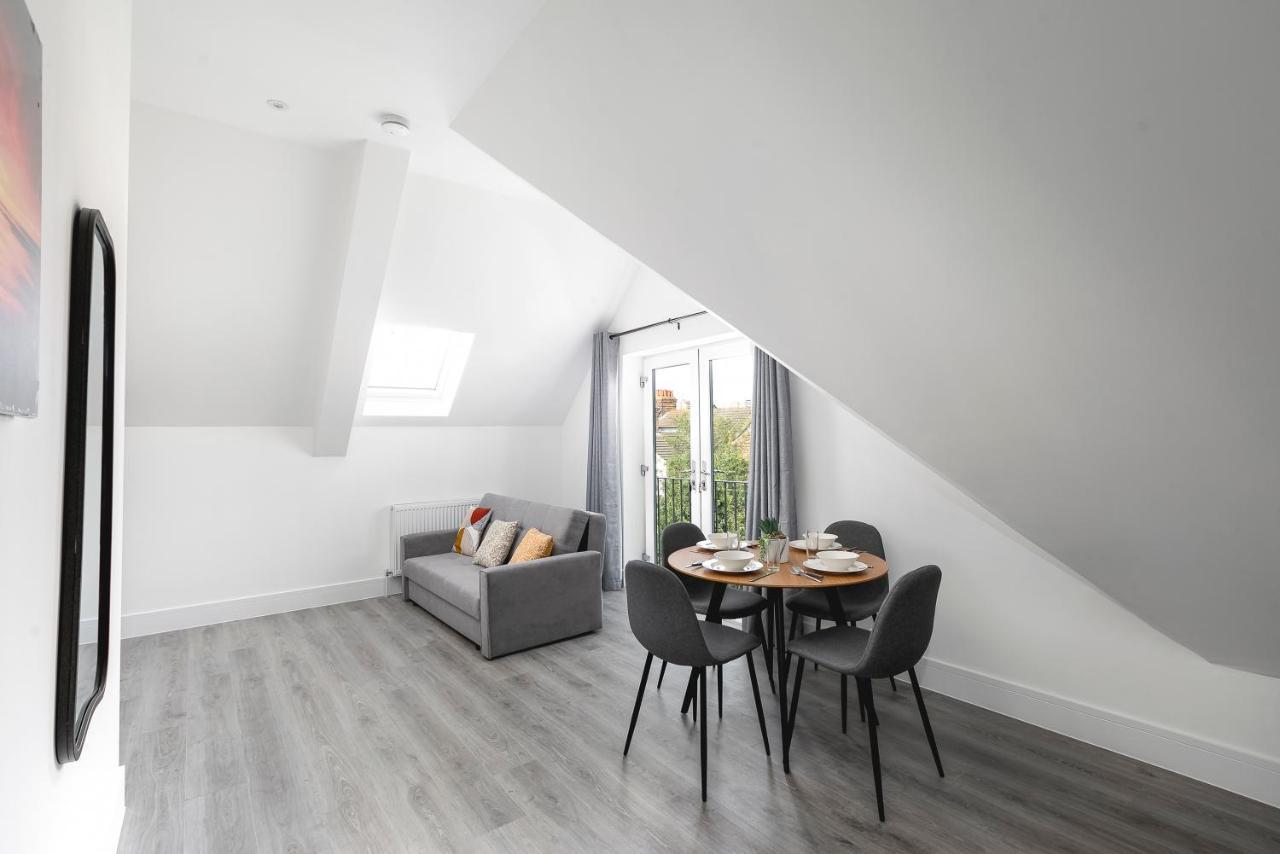 Skyvillion - London Enfield Chase Apartments With Parking & Wifi מראה חיצוני תמונה