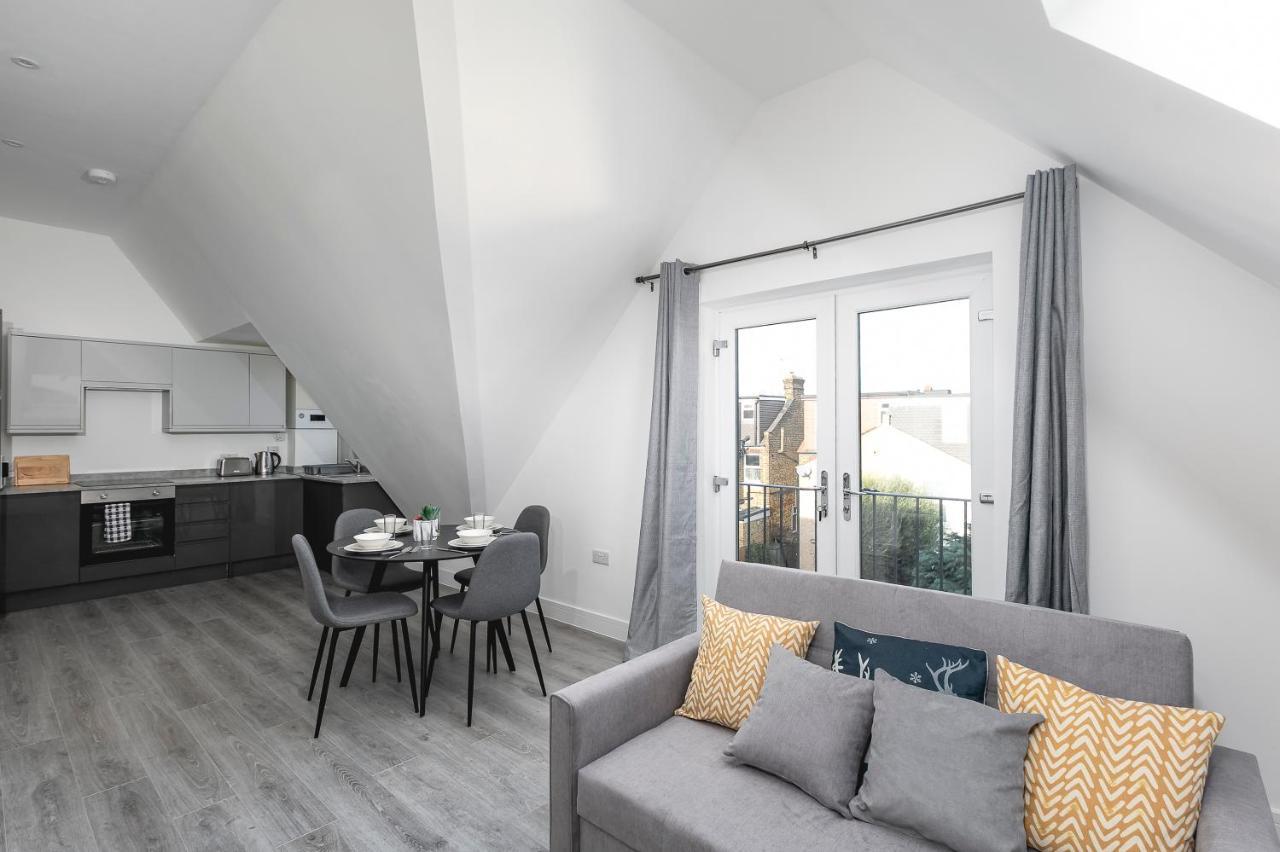 Skyvillion - London Enfield Chase Apartments With Parking & Wifi מראה חיצוני תמונה
