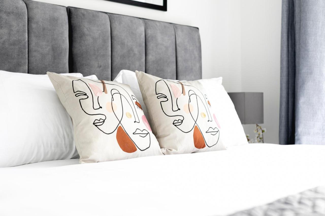 Skyvillion - London Enfield Chase Apartments With Parking & Wifi מראה חיצוני תמונה