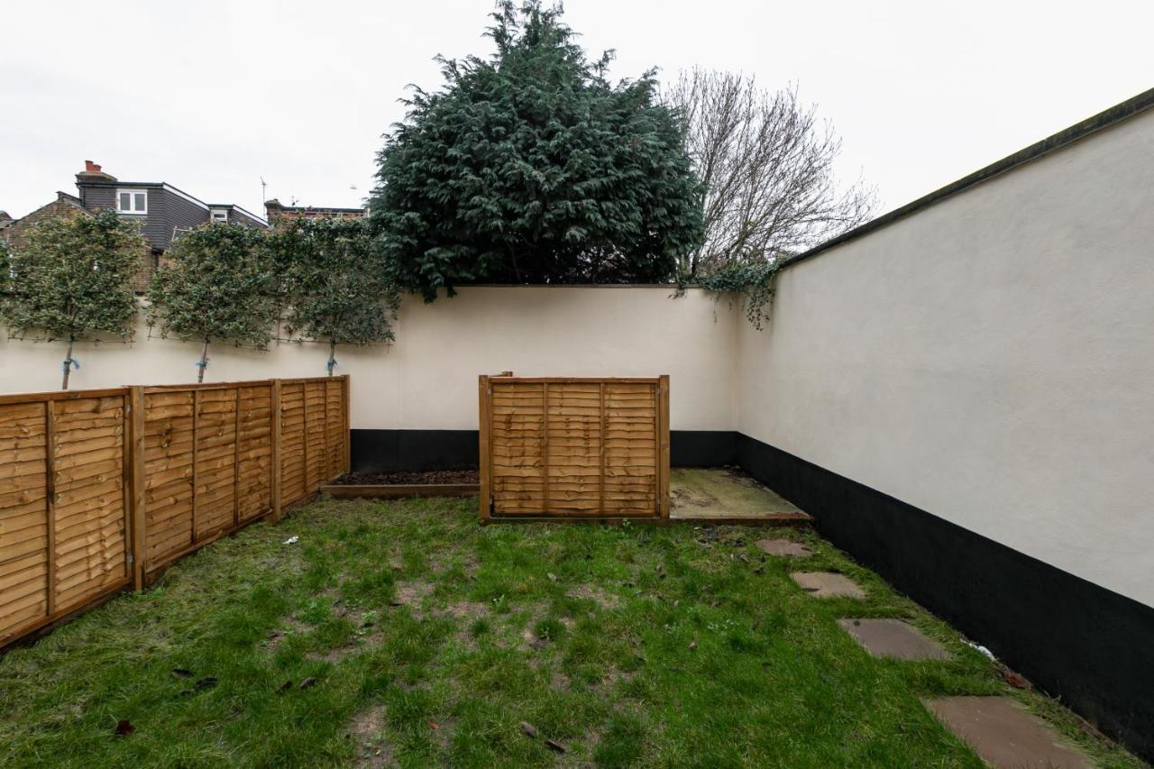Skyvillion - London Enfield Chase Apartments With Parking & Wifi מראה חיצוני תמונה