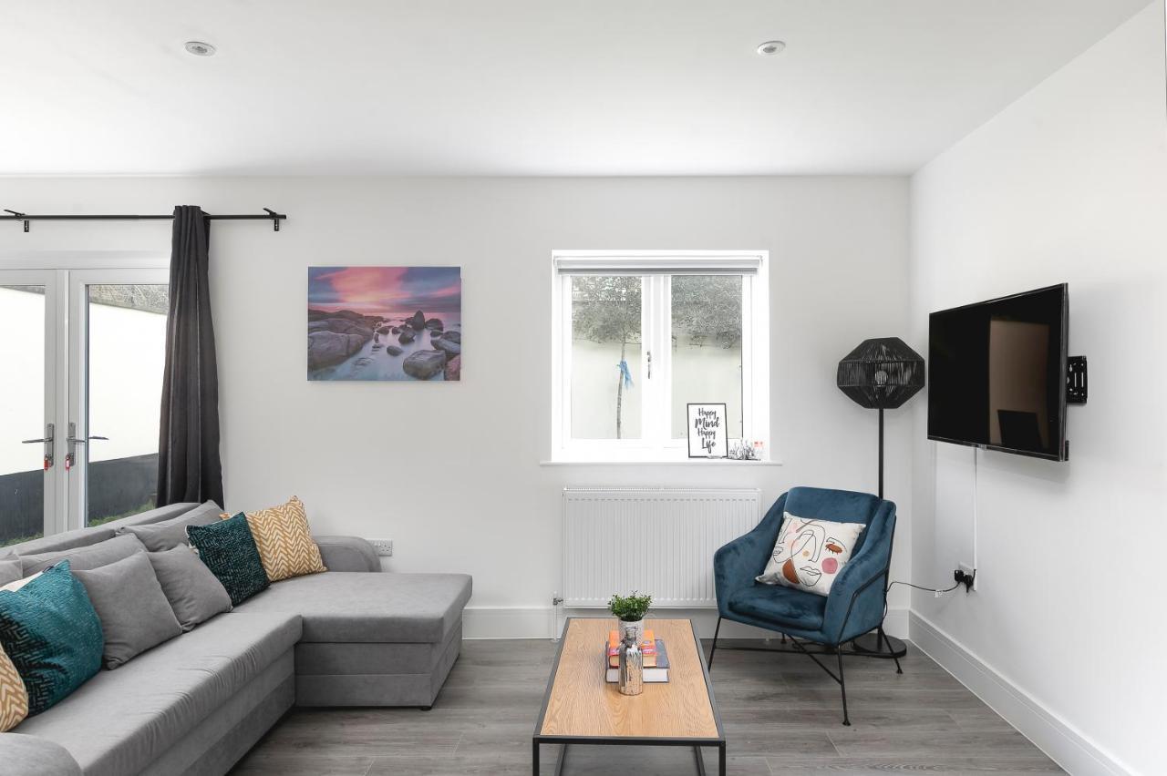 Skyvillion - London Enfield Chase Apartments With Parking & Wifi מראה חיצוני תמונה