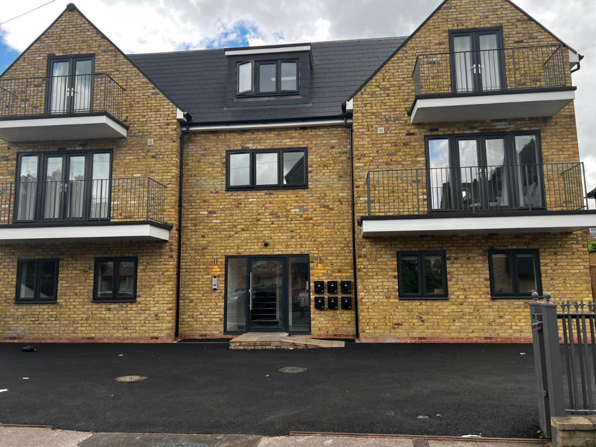 Skyvillion - London Enfield Chase Apartments With Parking & Wifi מראה חיצוני תמונה
